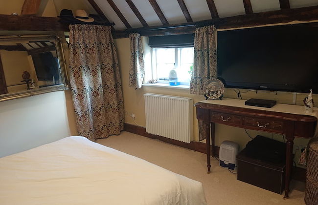 Charming 17th Century 2-bed Cottage in Medmenham - Foto 6