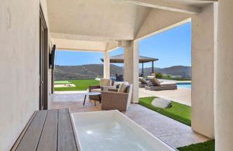Private Gated 6BR Luxury Estate, Gym, Lake View - Foto 13