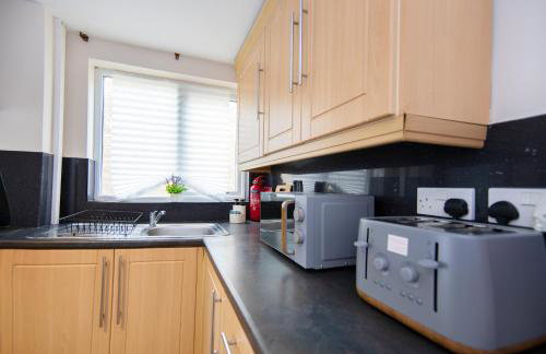 Stylish central location 3 bedroom house - Photo 18