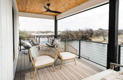 Luxury Lake LBJ Waterfront Home with Hot Tub and Boat Slip - Foto 41