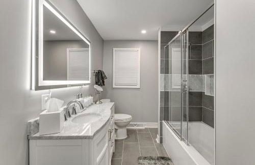 Newly Remodeled! Upscale Home in Buffalo Suburbs - Foto 20