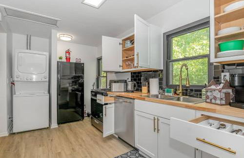 Black Cabin Getaway in Woods I Valpo - Foto 2