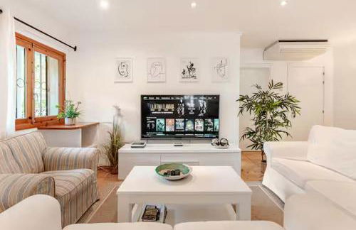 Villa Tesoro, Port Adriano, Sunny South West, Close to Beach, Large Pool, Tennis Court - Foto 25