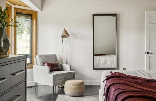 Hot Tub - Scenic Views - Spacious Deck - Game Room - Foto 26