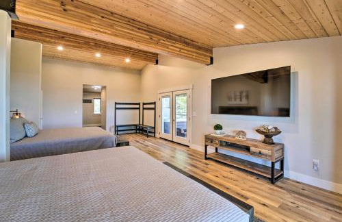 Hot Tub, Pool Table Luxe Reno Chalet with Mtn View! - Foto 24