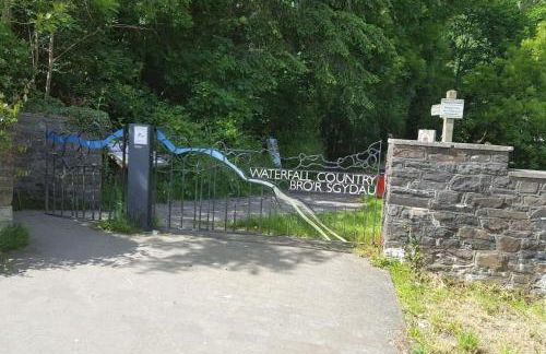 Mellte Avenue - Waterfalls House - Photo 21