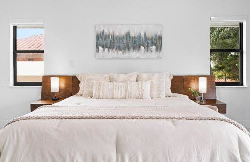 April Sale! 4 BR - Private Pool, Grill, Soaking Tub, Near Coral Gables & MIA Airport - Photo 6