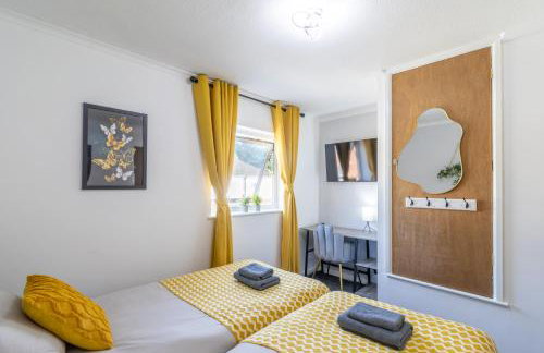 Open Mind Property - 4 Beds 2 Bathrooms & Parking - Photo 4