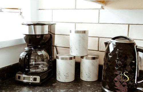 *Luke Stays Oswald Terrace* - Foto 6