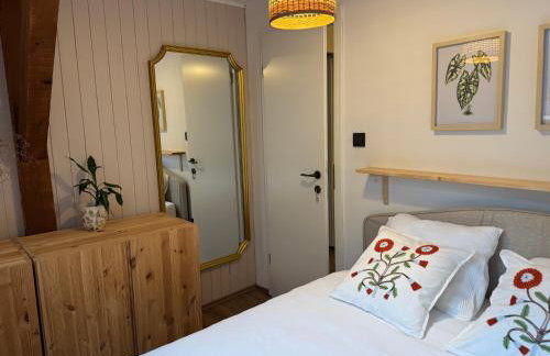 Forest Cabin Nest-Family Retreat for 7 with Sauna & Hot tub - Foto 3