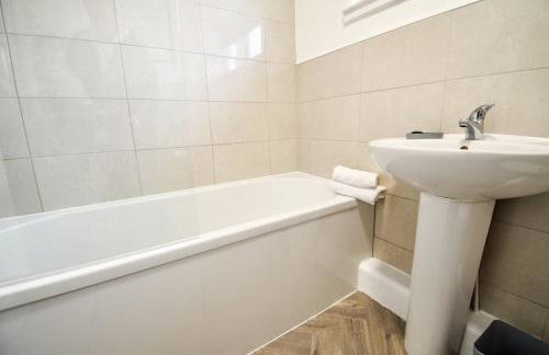 Woodcock House 3 Bedrooms Workstays UK - Photo 26