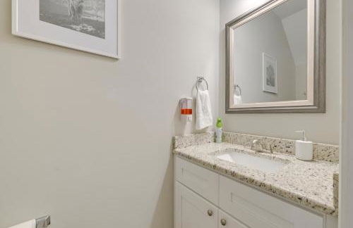 Stay and Play Spacious Concord Townhome Near Uptown - Foto 13