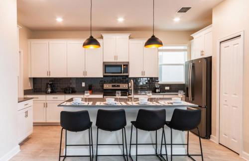 Beautiful and Spacious 5 Bed Pool Home home - Foto 9