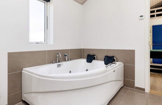 8 Person Holiday Home in Hals-by Traum - Foto 12