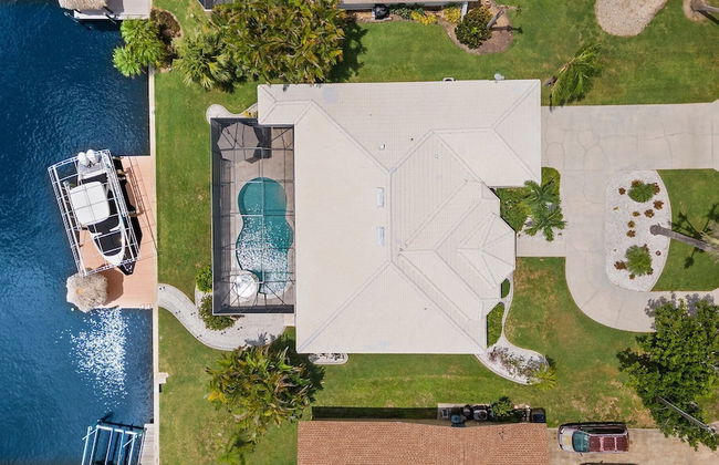 Sunshine Escape by Distinctive Beach Rentals - Photo 22