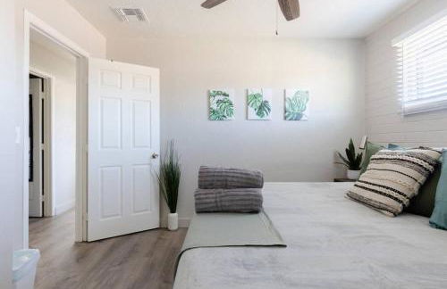 Spacious 2BR Condo, Steps to Downtown Gilbert, King Bed & Laundry - Foto 3