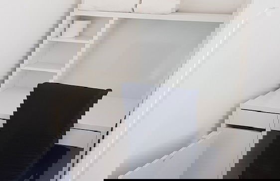 "room in House - Gatwick Triple Room. Fully Furnished. West Sussex." - Foto 5