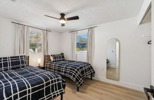 Elegant Largo Retreat, Sleeps 8, 10 Mins to Beach - Foto 35