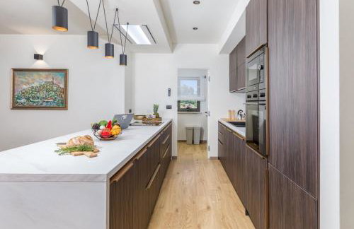 Villa Lastine by Villsy - Photo 29