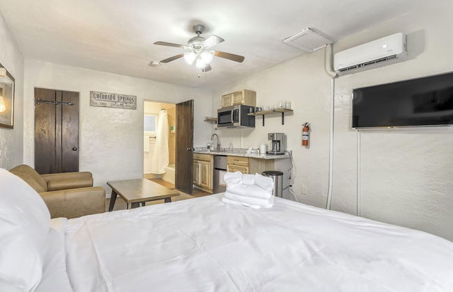 1BD Suite Trails & Garden of the Gods Dogs Welcome! - Photo 4