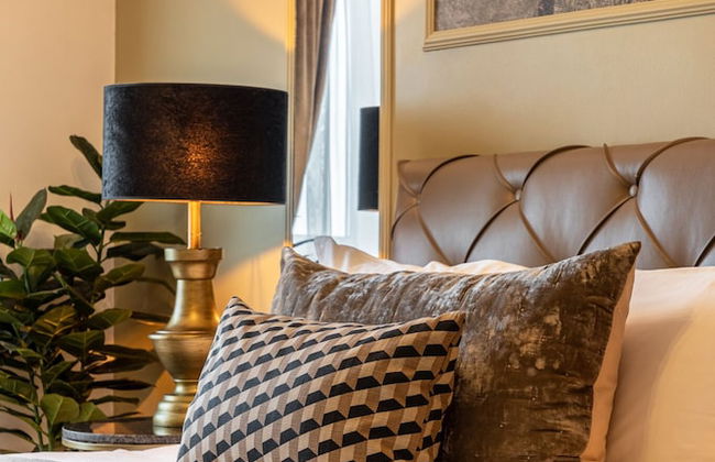 Views of Palace of the Parliament 2BR Jungle Theme - Foto 9