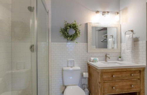 Music City Charmer Tons of Beds Thirty Day Minimum - Foto 10