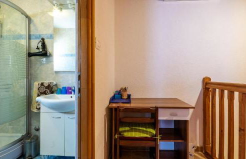 Three-Bedroom Holiday Home 0 In Zminj - Photo 17