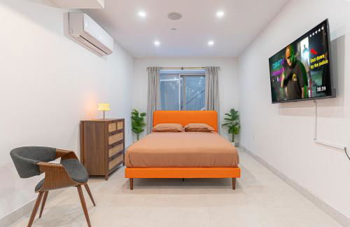 Bright Studio Duplex with Private Backyard - Foto 16