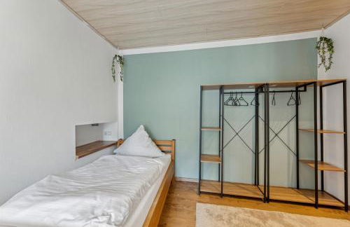 2 BR, 4 Beds, TV, Kitchen & free parking - Foto 8