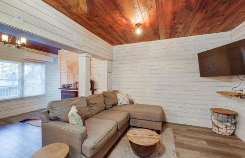 Rural Outdoor Oasis! Edgemont Cabin with Fire Pit - Foto 9