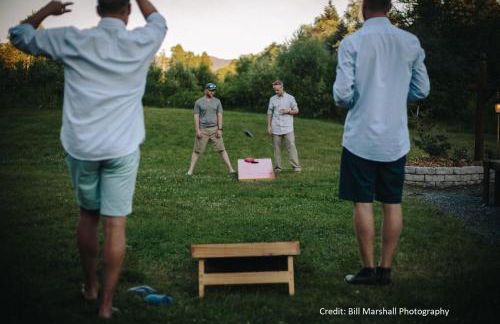 1800ML - As Seen on TV 1 mile from skiing great views hot tub fire pit beach Pool gym passes - Foto 74