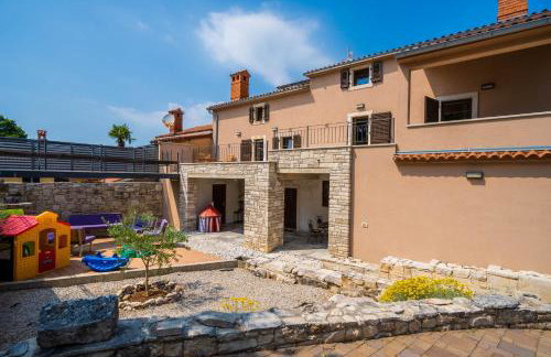 LUXURY VILLA ON SPACIOUS PRIVATE PROPERTY - Photo 62