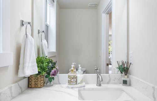 Perch - Modern Seattle Retreat w/ AC, Garage & Decks - Foto 13