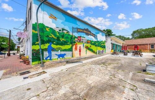 Opulent Loft on Main St -Walk to Stone Mtn Park! - Foto 24