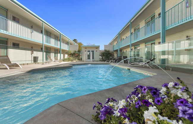 Modern Designer Studio with Pool - Foto 39