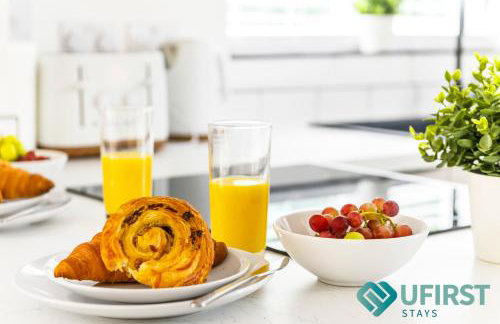 Ideal 4BR Home - Near City Hospital, Sherwood, Clinton Market, QMC & City Centre - Sleeps 8 - Foto 24