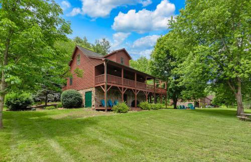 30 Mins to Boone, Fire Pit, Hot Tub, 3 porches, Dogs OK - Photo 40