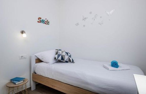 Amazing Home In Pula With Kitchen - Foto 37