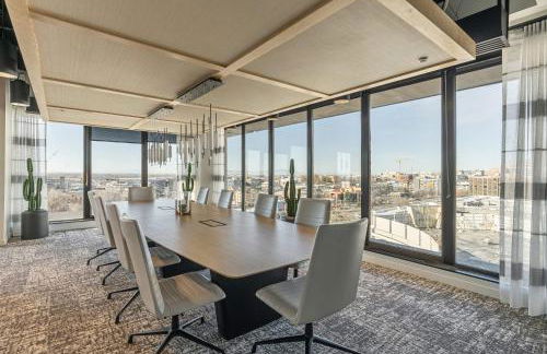 Downtown Stylish Cozy Vibe Work Area Free pkg Gym - Foto 5