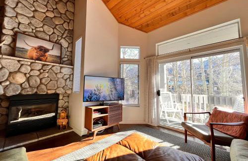 Snowcreek IV - Cozy Mammoth Ski Condo with Mtn Views and Hot Tub - Foto 11