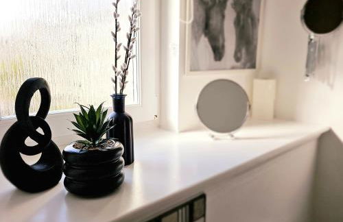 Modern 5 Bedroom Townhouse with Free Parking - Foto 14