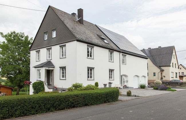 Beautiful Apartment in Morscheid-riedenburg - Photo 1
