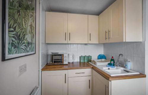 City and Airport - 2-Bed Contractor Base - Free Parking and Fast WiFi - Foto 29