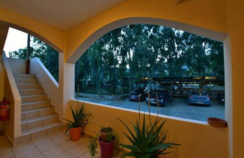 Flisvos Rooms - Photo 29