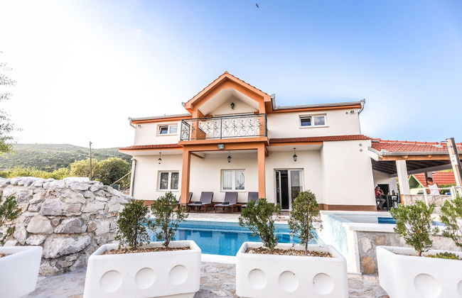 Secluded Holiday Home With Pool and Hot Tub - Foto 25