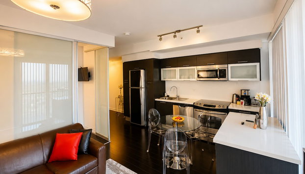 Quiet Medical Stay Condo - Walk to Hospitals, Uhn, Sickkids - Fast Wifi, Balcony - Foto 3, Sala de estar