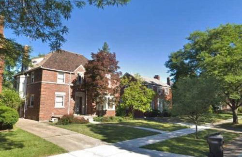 Spacious 5BR - Sleeps 10 - University District home - Photo 14