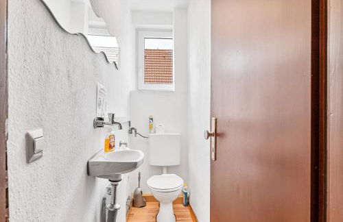 GÜNSTIGE Wohnung für Monteure in Merklingen, WiFi, Smart TV, Parkplatz - Foto 19