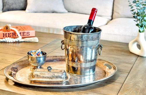 Bright 4BR North Miami Villa Close to Beaches and Huge Backyard - Foto 40