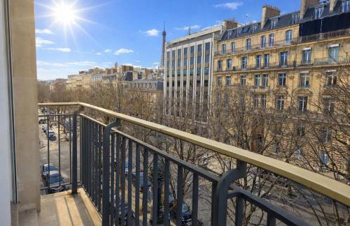 Luxury Paris Apt, Eiffel View, Golden Triangle - Photo 1